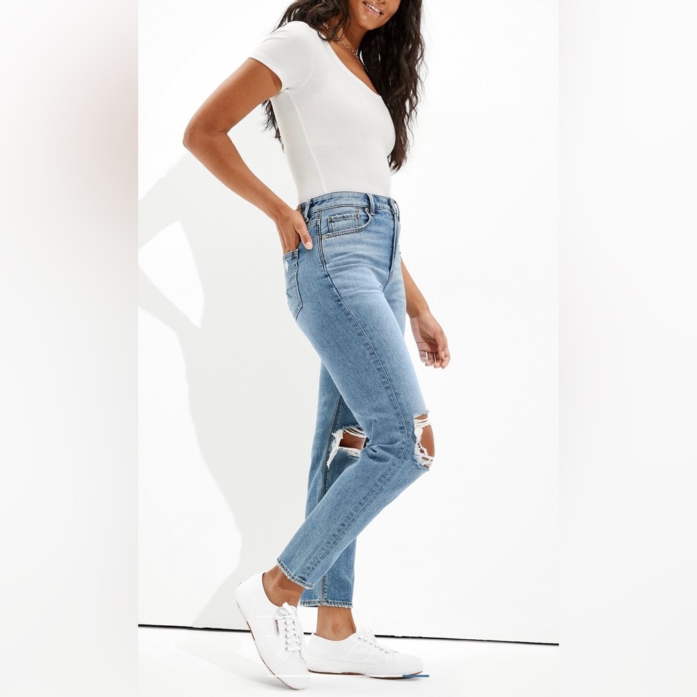 American Eagle ripped mom jeans
